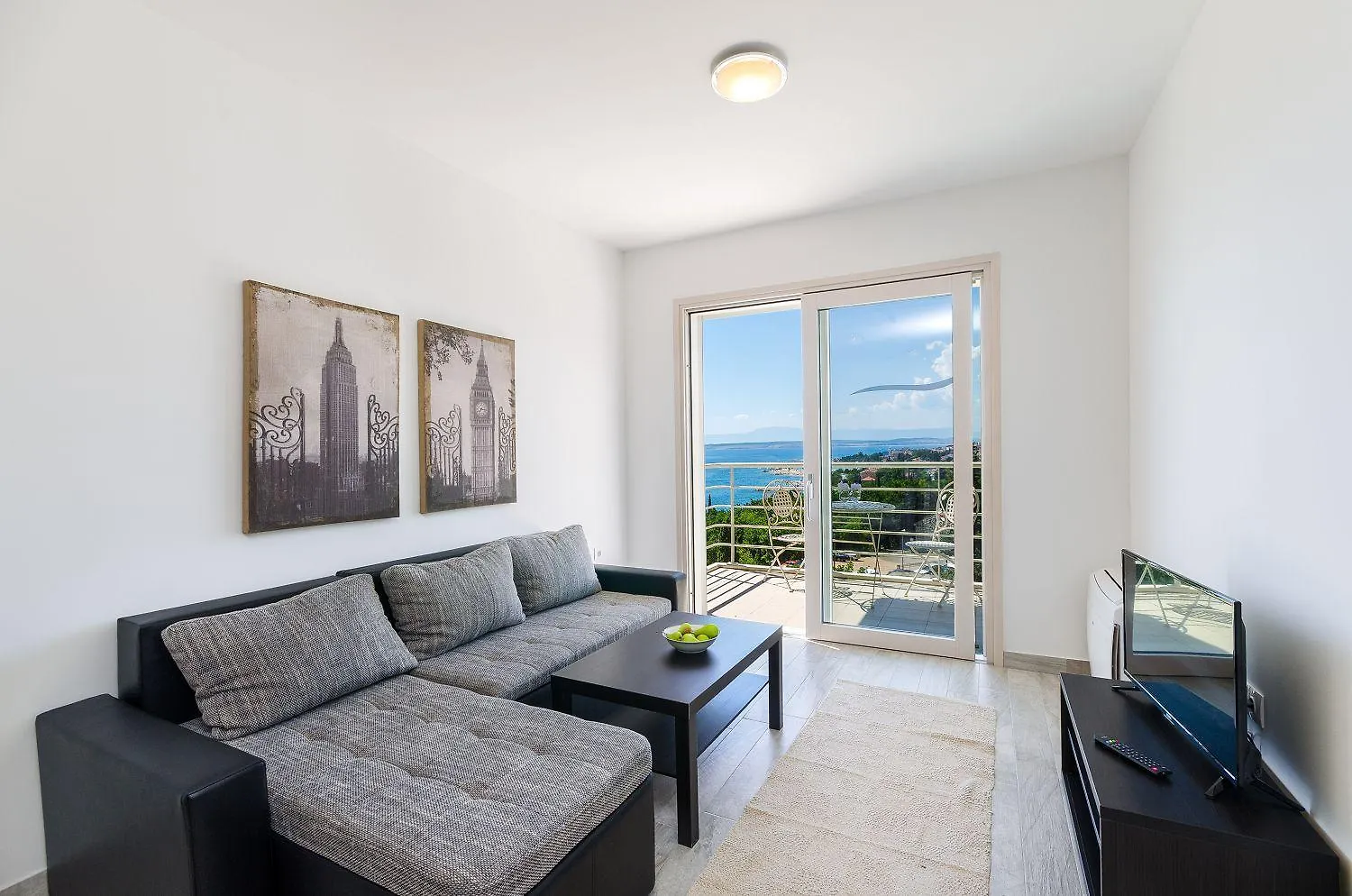 Modernes Apartment Nur 90 Meter Zum Strand Mit Meerblick, Tiefgarage, Klima Crikvenica